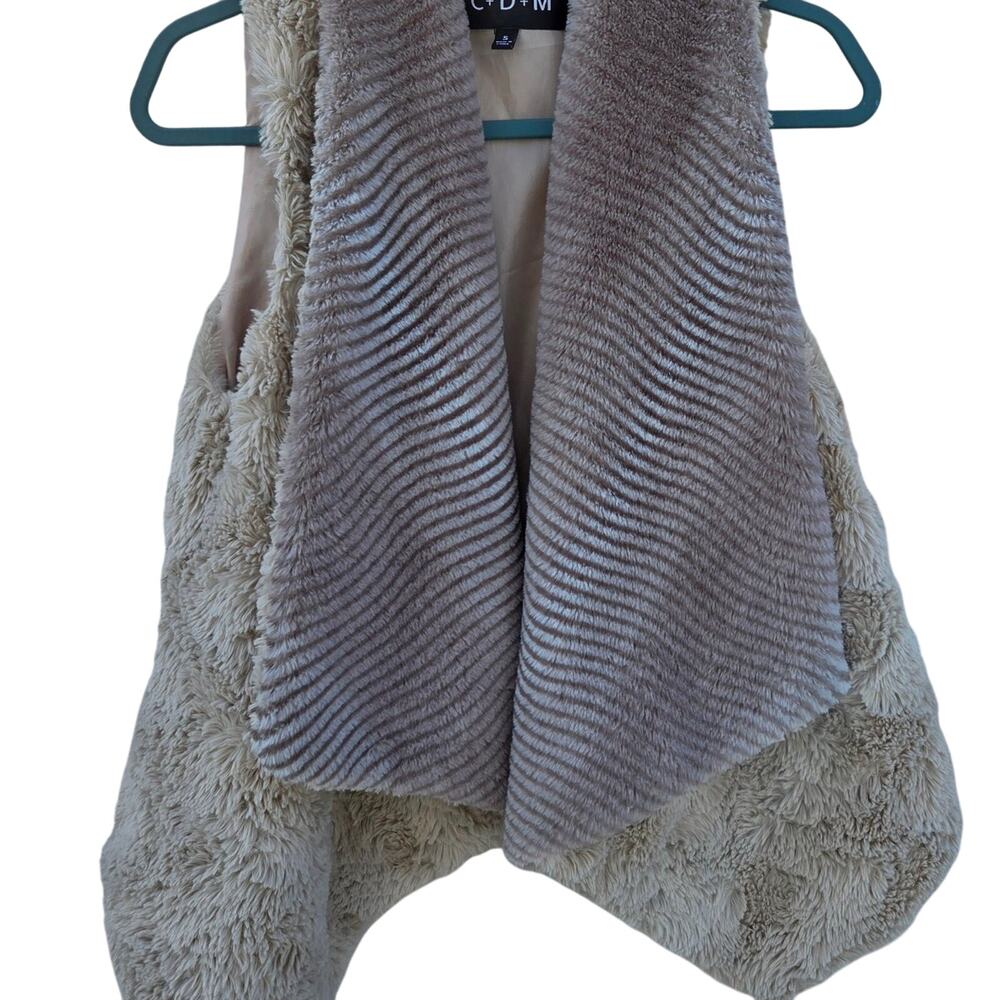 C+D+M vest, open, very soft material, beige colored womens size small